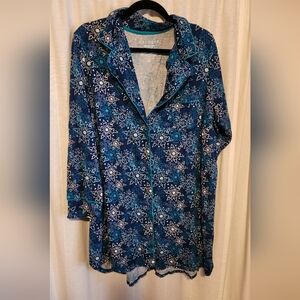 Snowflake sleep shirt